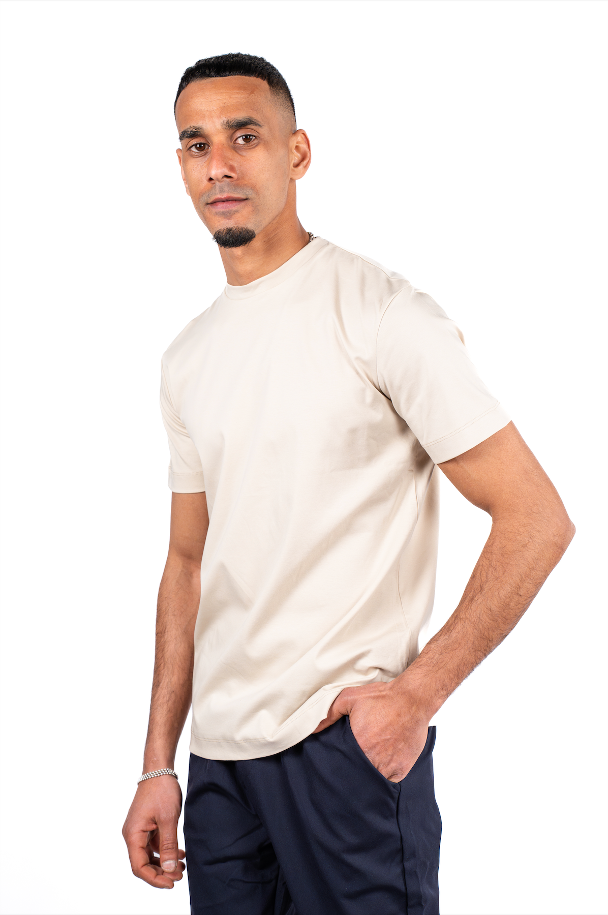 Beiges Glanz-T-Shirt